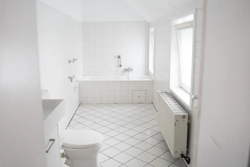 Tile varnish paint bathroom Tile varnish paint bathroom