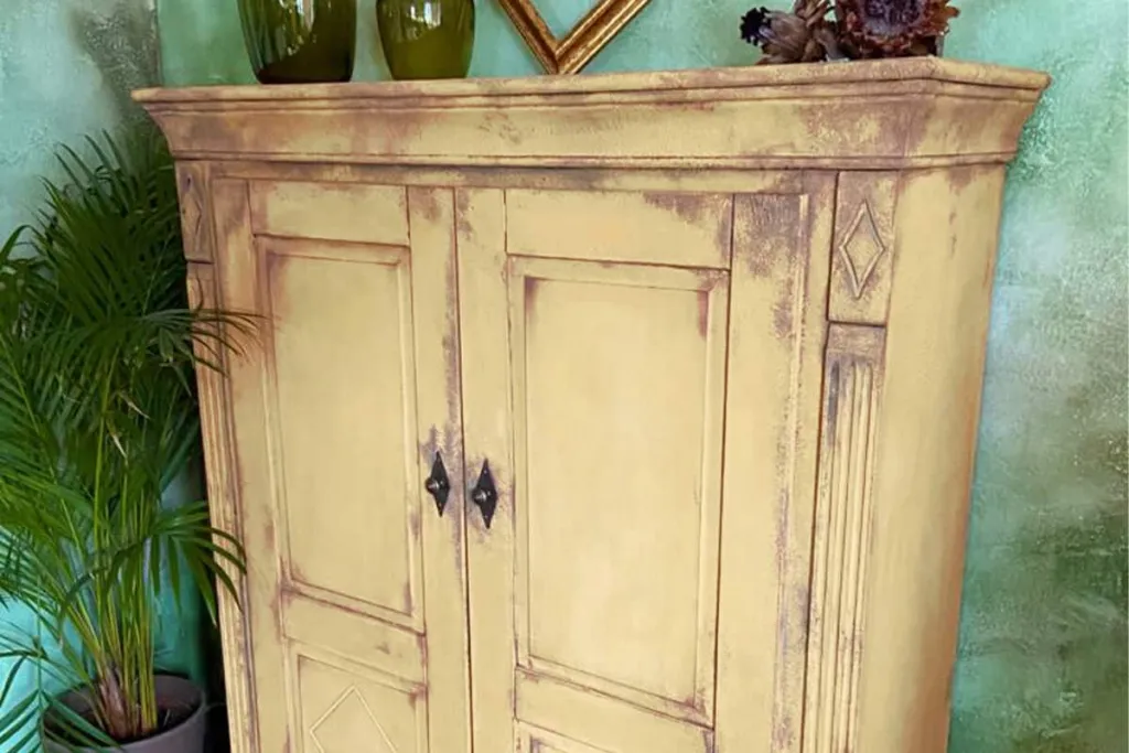 Chalk paint furniture wardrobe RAL Chalk paint furniture wardrobe RAL